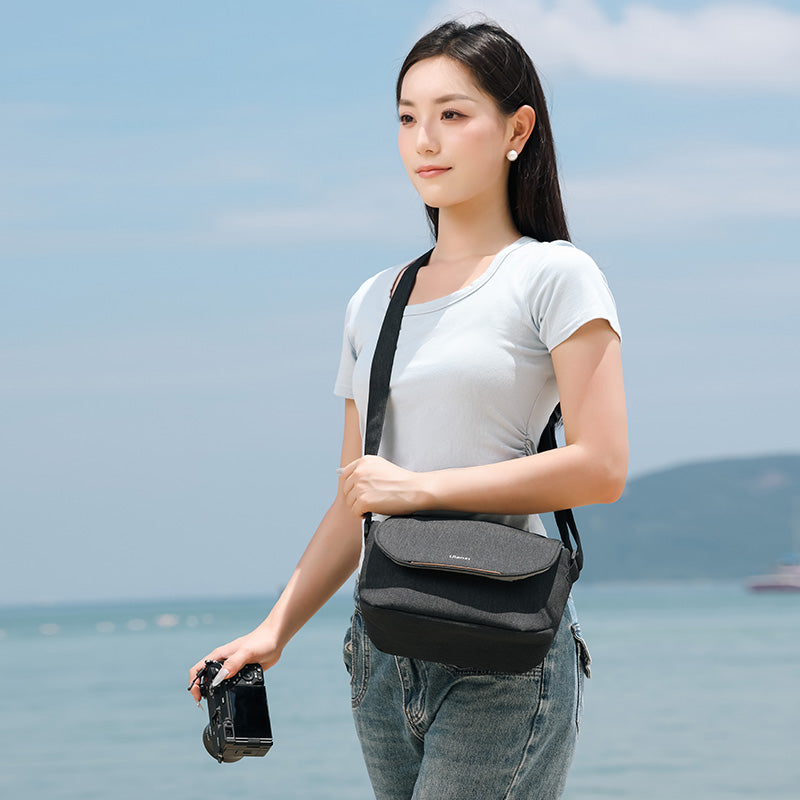Ulanzi F02 Camera Sling Bag Black